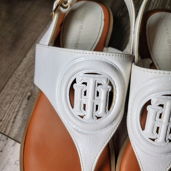 Tommy Hilfiger White Twolaya Faux Leather Slingback Heeled Sandals 7.5M Women's - Picture 6 of 16